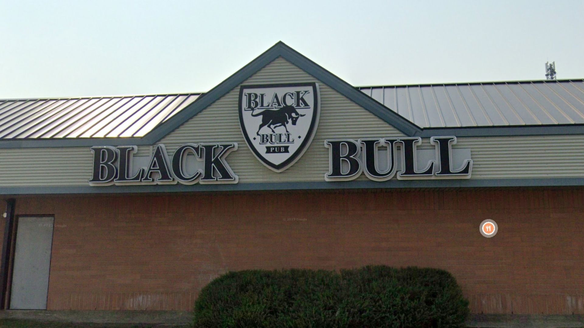 black bull pub wing night